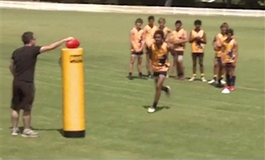 Training For AFL: Tackle, Dispose